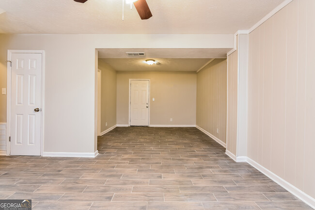 Building Photo - 6501 Monica Dr