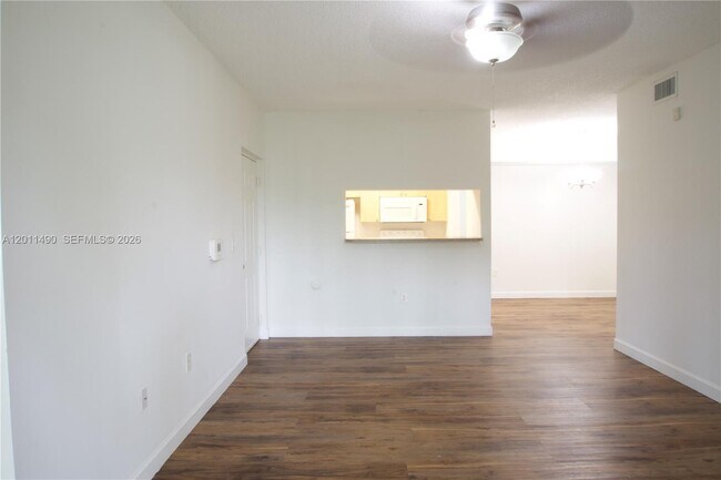Building Photo - 2440 E Preserve Way