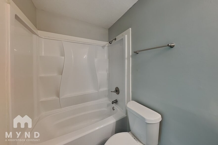 Building Photo - 3202 Lancer Dr