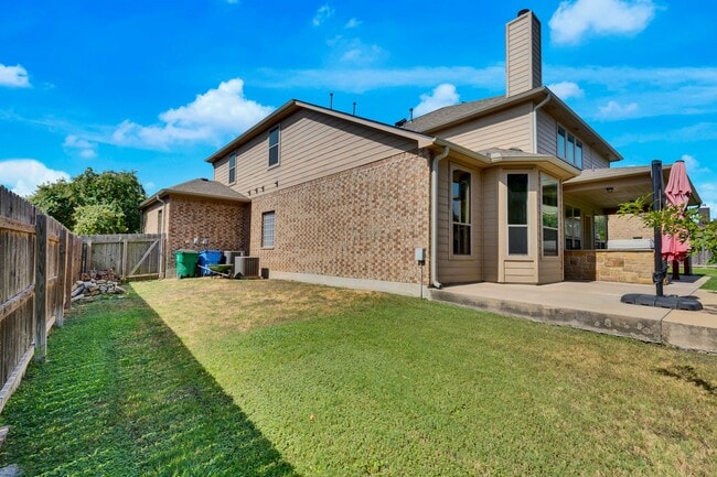 Building Photo - 2500 Speidel Dr