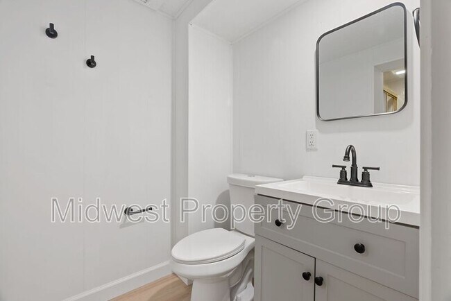 Building Photo - 3325 Hermoso Dr