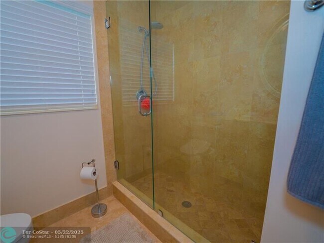 Building Photo - 20107 Ocean Key Dr