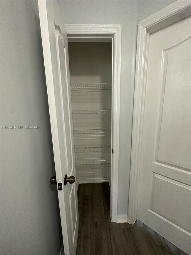 Building Photo - 507 Peerless Cir