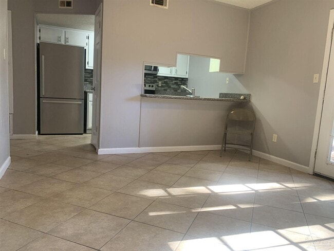 Building Photo - 811 Massachusetts Ave