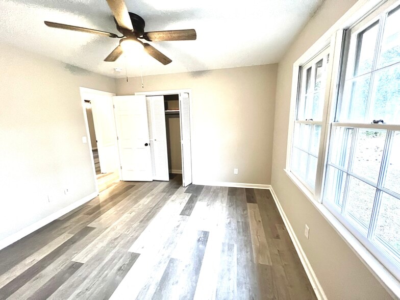 Building Photo - 2401 Clematis Trl