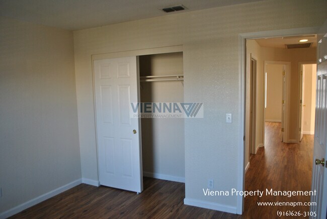 Building Photo - House for Rent in Natomas!