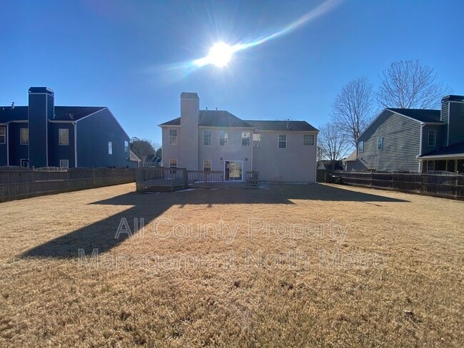 Building Photo - 1910 Overland Crossing