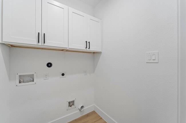 Building Photo - 6631 Foster St