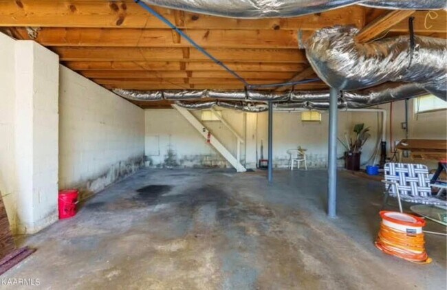 Building Photo - 1208 Pickwick Rd