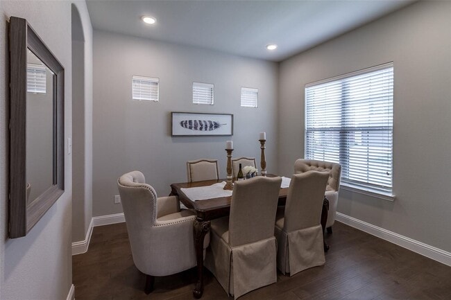 Building Photo - Location!! 2018 house, refrigerator provided! Dont miss this sweet home!