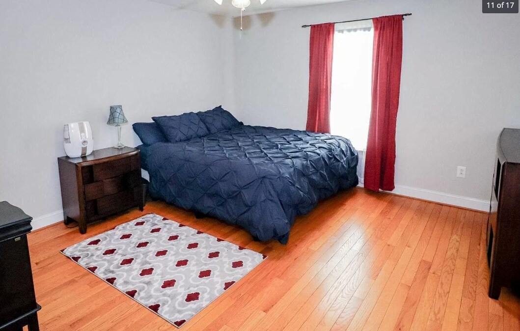 Building Photo - 306 Sussex St