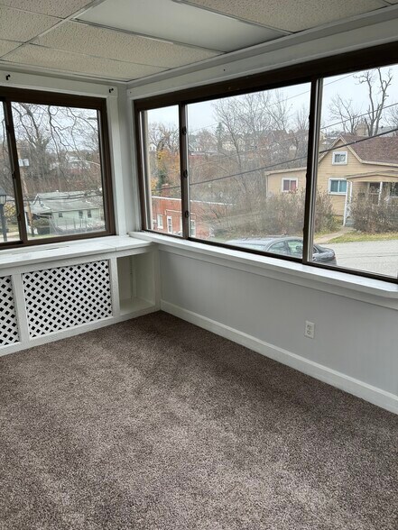 Building Photo - 405 1st St