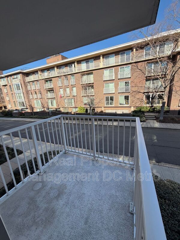 Building Photo - 400 O St SW