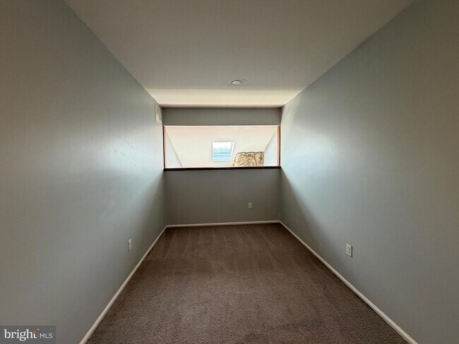 Building Photo - 99 Brookview Cir