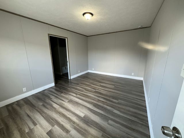 Building Photo - 1702 Sunburst Dr