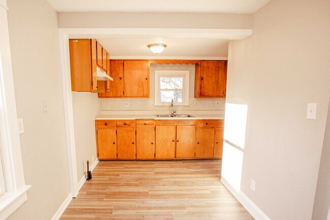 Building Photo - 1806 Marne Ave
