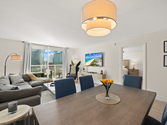 Building Photo - 1200 Brickell Bay Dr