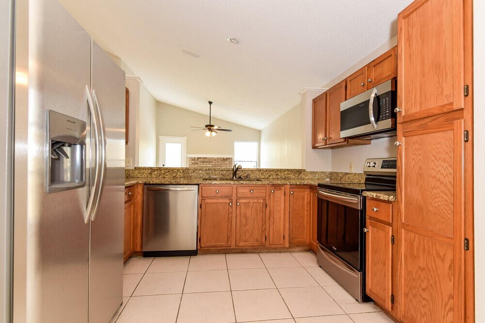 Building Photo - 600 Birgham Pl