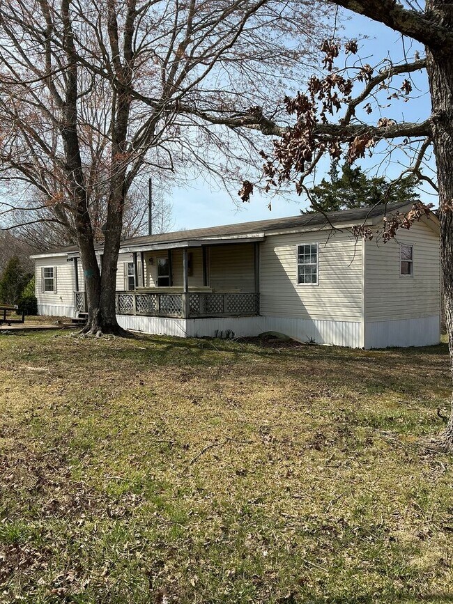 Building Photo - 131 Crescent Ln