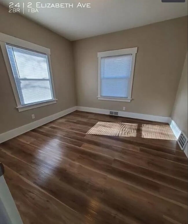Building Photo - Two bedroom home near Fairgrounds!