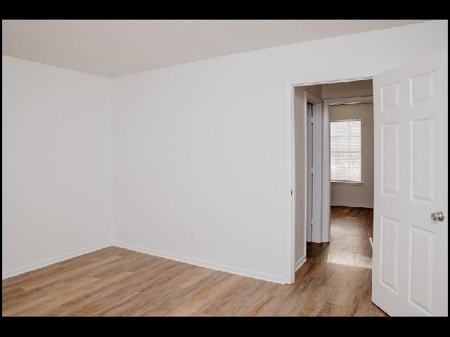 Building Photo - 721 S Valentine St