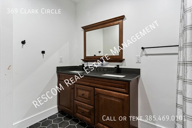 Building Photo - 369 Clark Cir