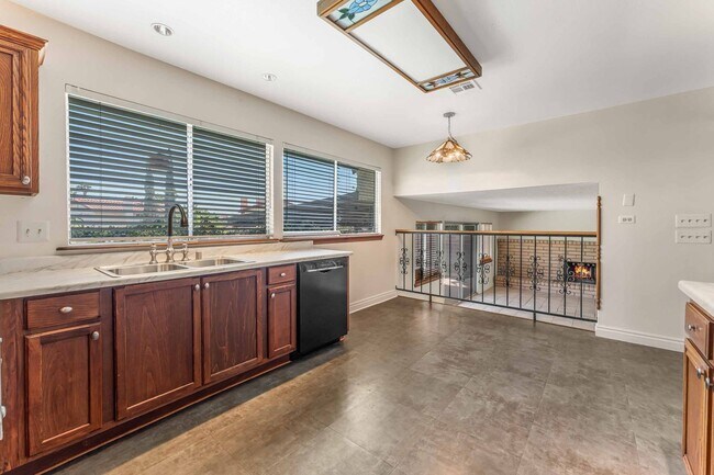Building Photo - 1521 Padova Dr