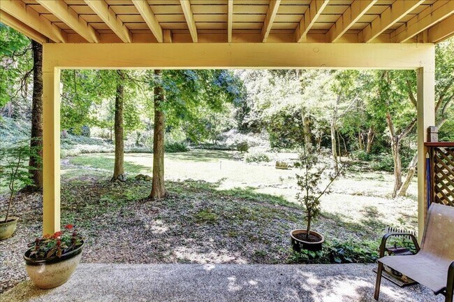 Building Photo - Very Desirable Woodbridge Townhouse in Nevada City