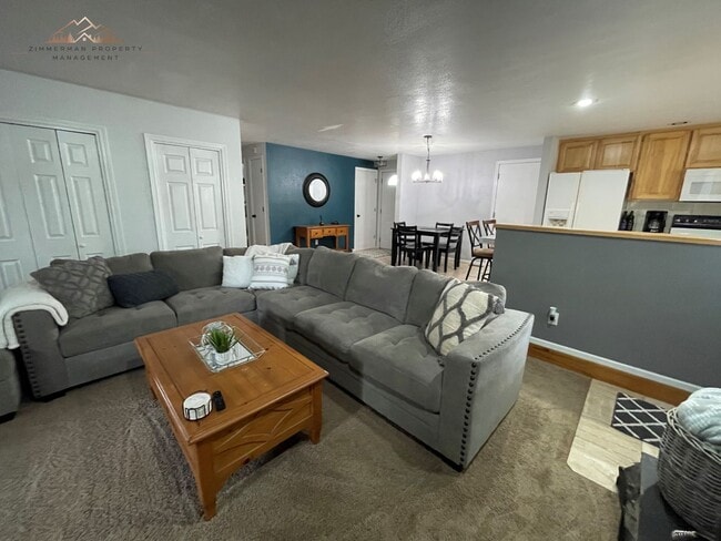 Building Photo - Beautiful Thurston 3 bedroom 2 bathroom HO...