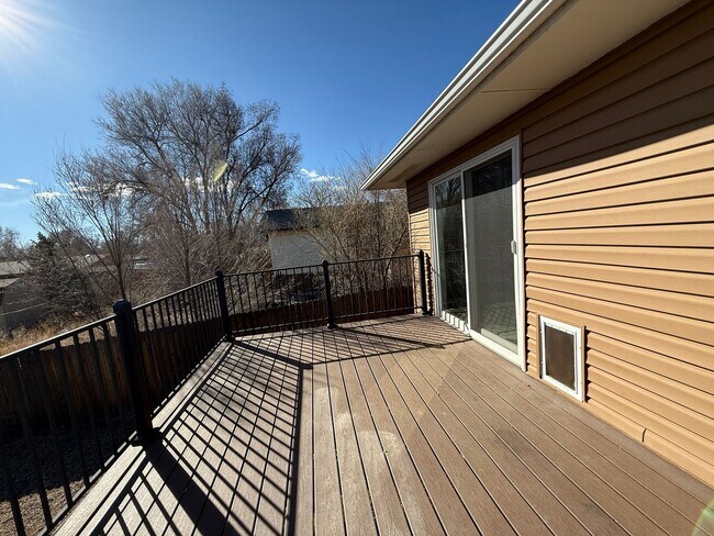 Building Photo - 3-bedroom, 3-bathroom single-family home close proximity to Peterson Space Force Base, Schriever ...