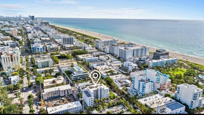 Building Photo - 240 Collins Ave