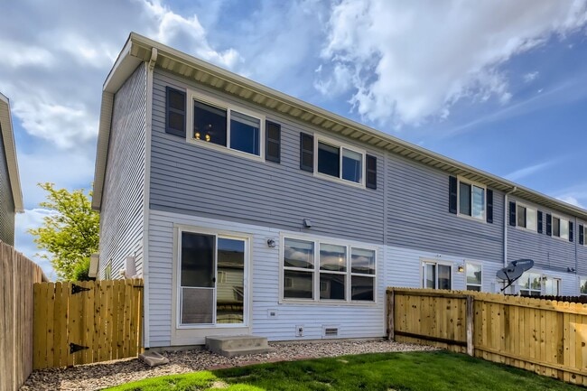 Building Photo - 3 Bedroom 3 Bathroom in Northglenn!