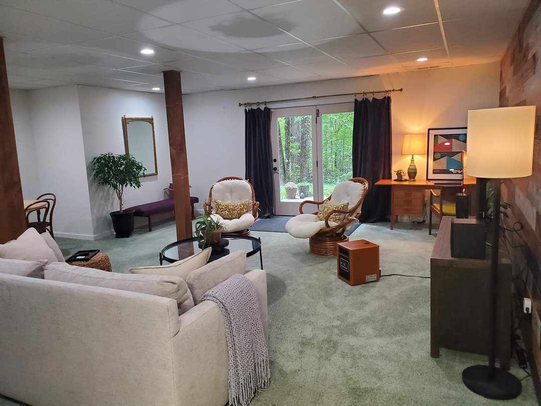 Building Photo - 10 White Birch Dr