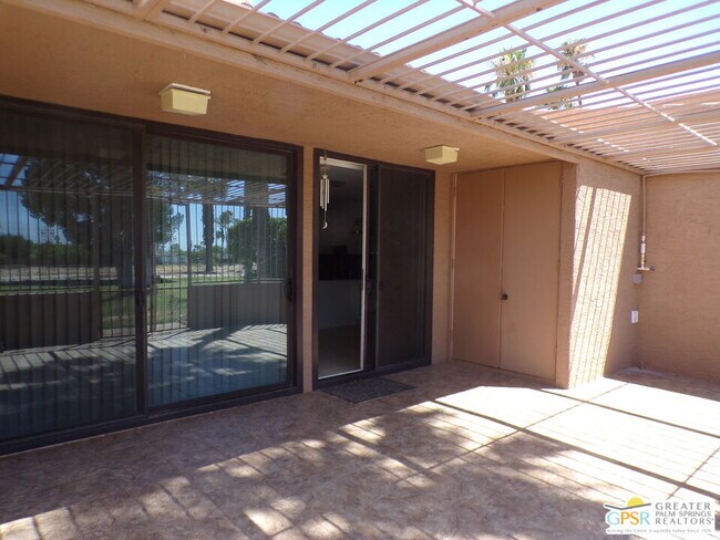 Building Photo - 2559 Whitewater Club Dr