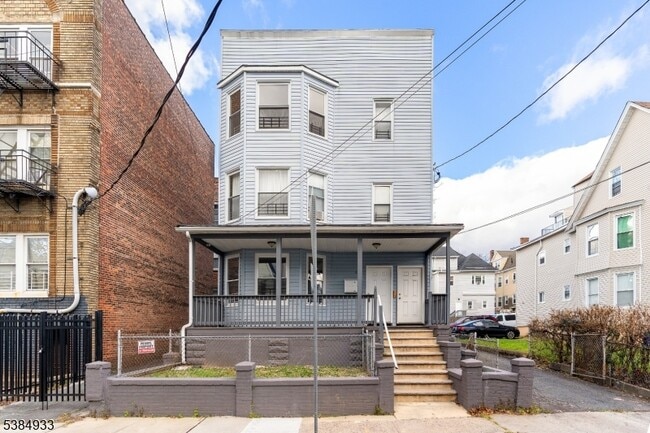 Building Photo - 87 Columbia Ave