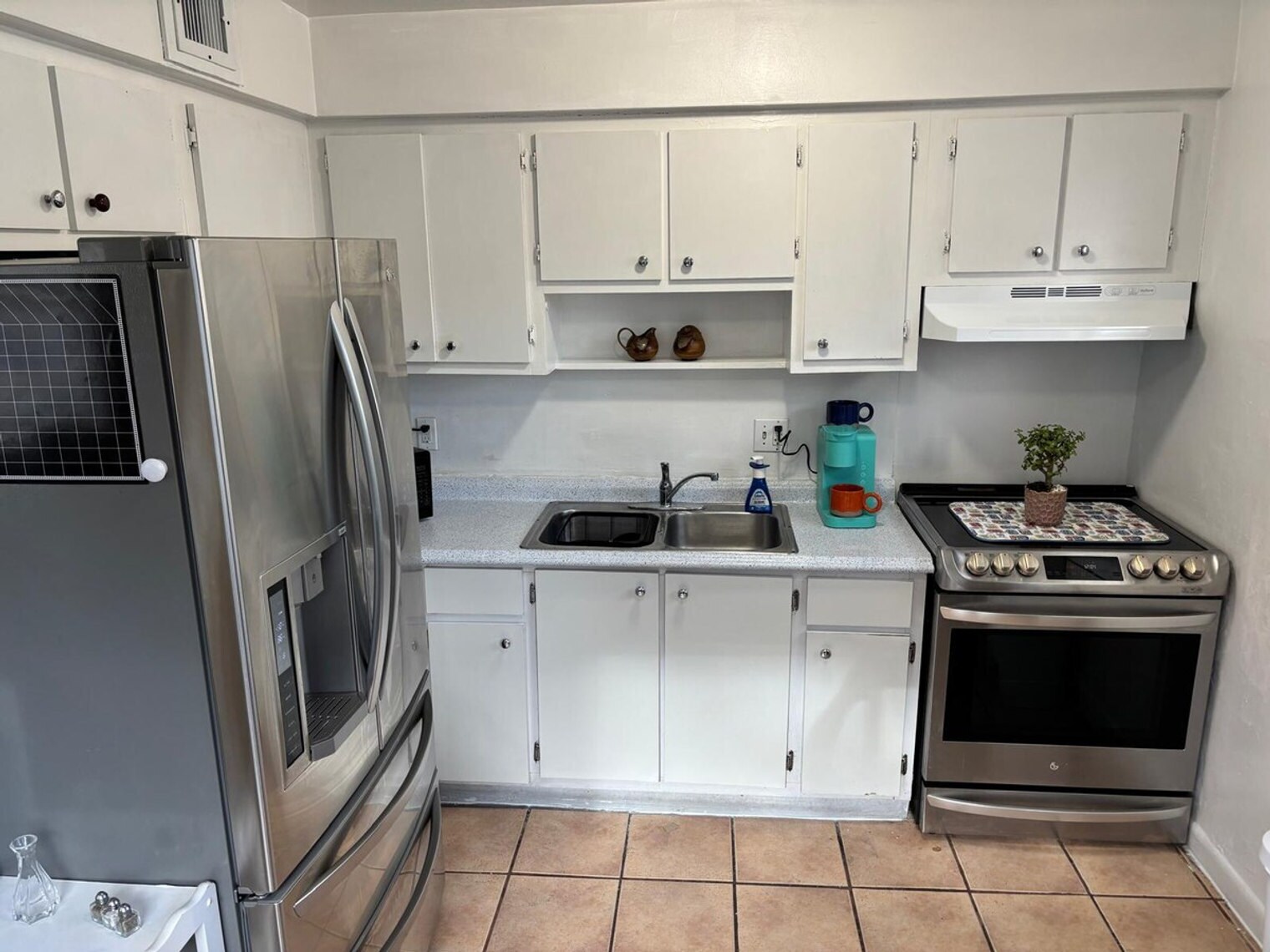 Building Photo - 441 NE 5th Ct