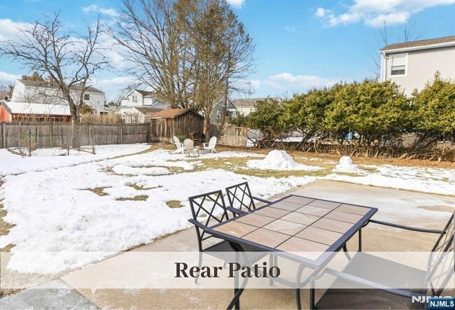 Building Photo - 10 Zazzetti St