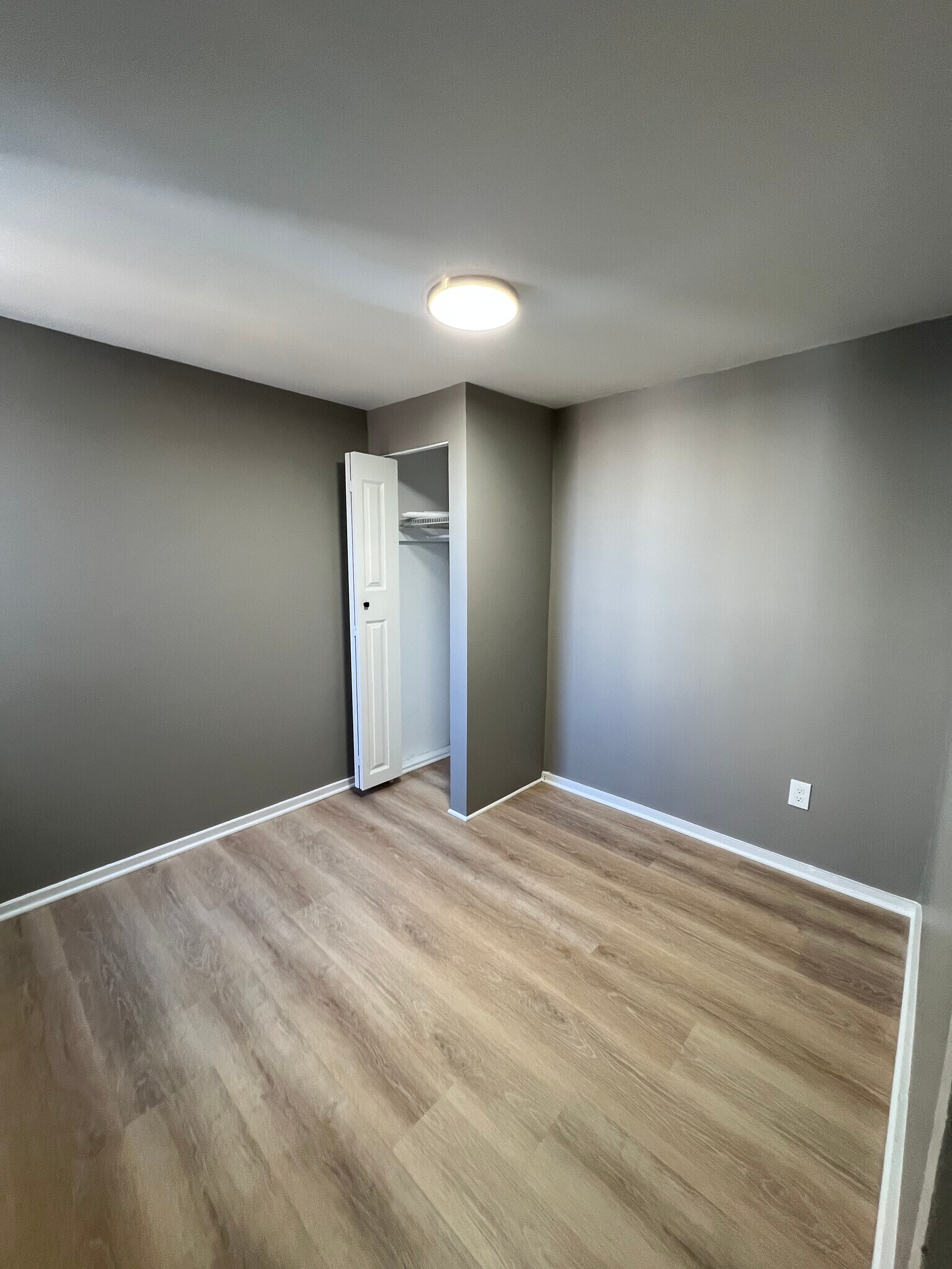 Building Photo - 930 Pennell St