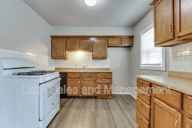 Building Photo - 1005 SW 63rd St