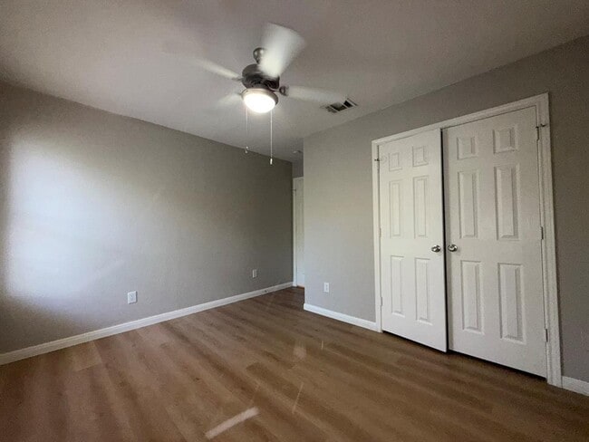 Building Photo - 2906 Kestrel Dr