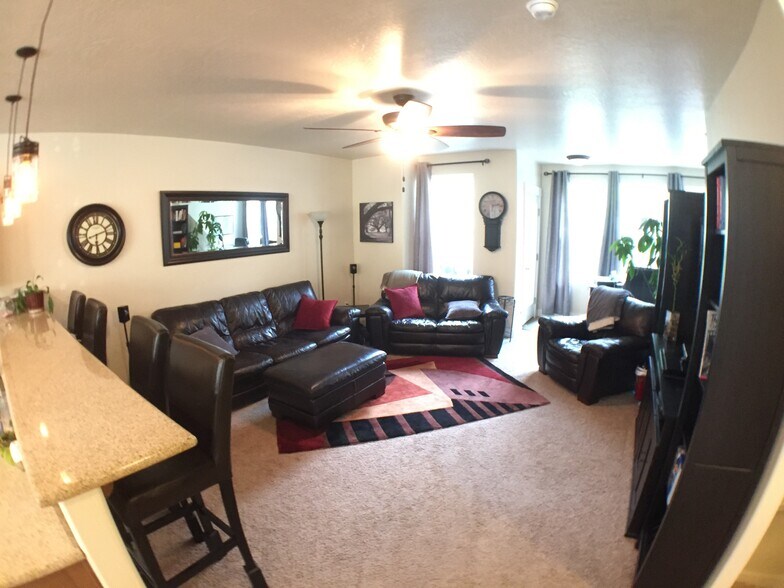 Building Photo - 172 W Barry Links Way