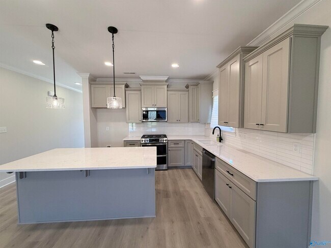 Building Photo - 2110 Sevenbark Br SW