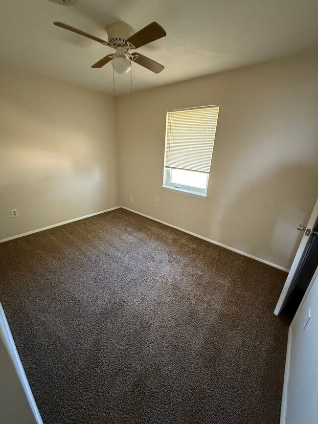 Building Photo - 2312 NW 46th- Hot new listing!