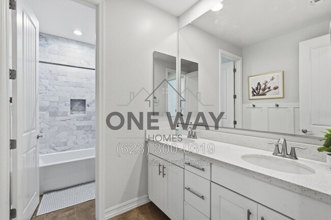 Building Photo - 5102 S Tatum Ln