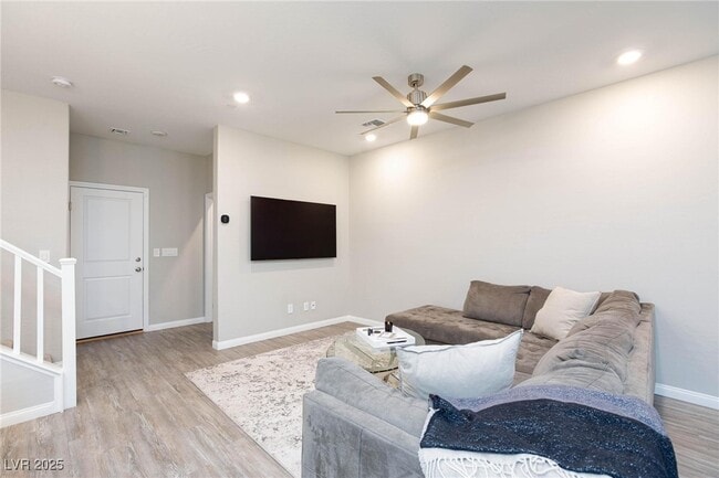 Building Photo - 527 Sonoma Range St