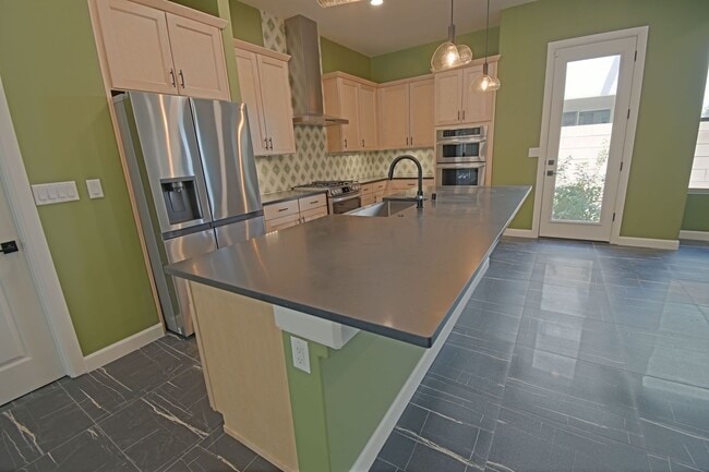 Building Photo - 4bd/3ba Spacious Home Available in the North Valley!