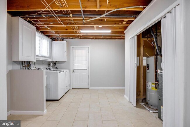 Building Photo - 1208 Forestwood Dr