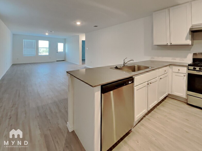 Building Photo - 14533 Payton Flts