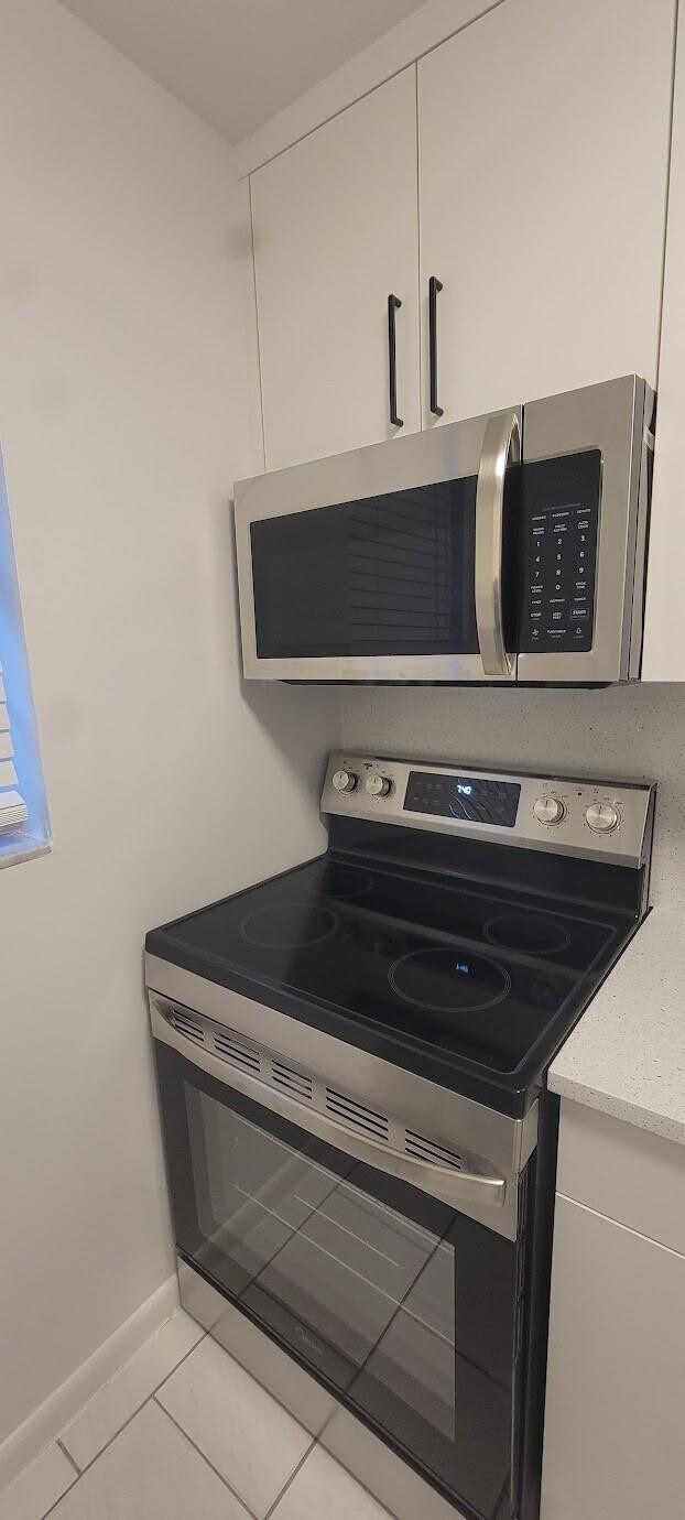 Building Photo - 600 SW 2nd Ave