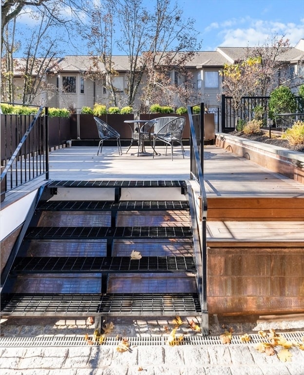 Building Photo - 320 Tappan St